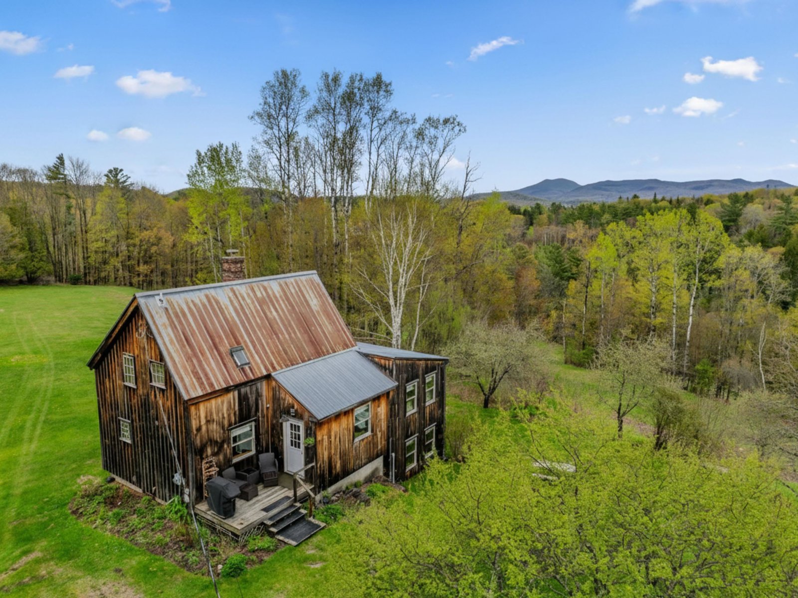 2923 Diamond Hill Road