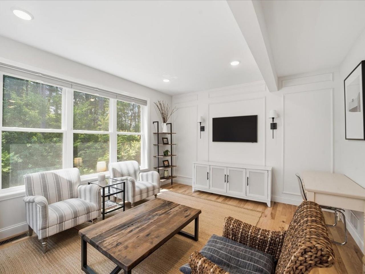 Decorative box molding