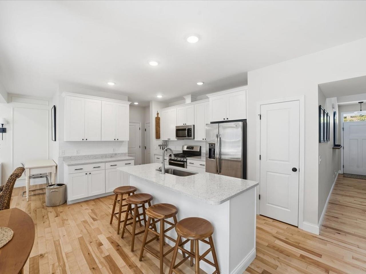 Jamestown Cabinets