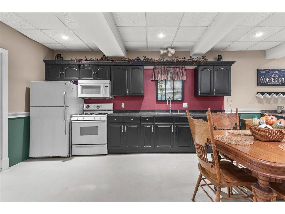 Downstairs Full Kitchen