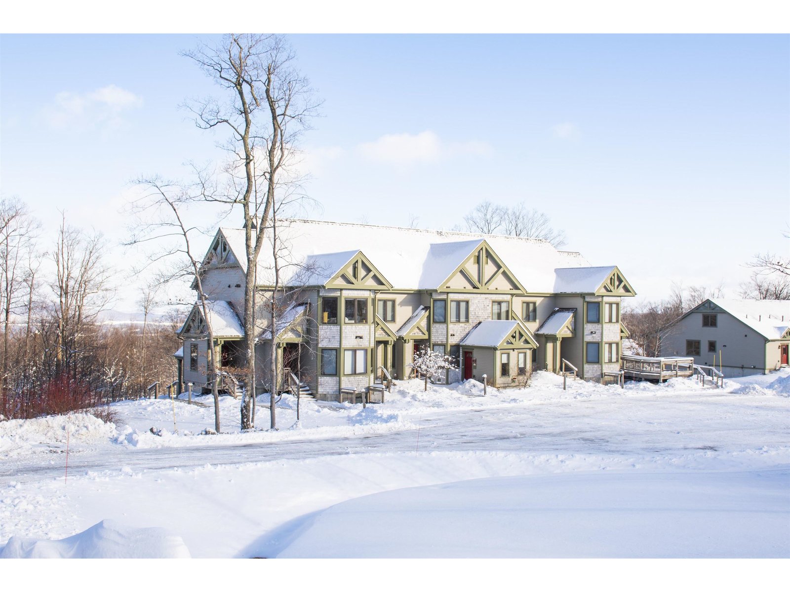 296 Bridge Road, Unit 4763