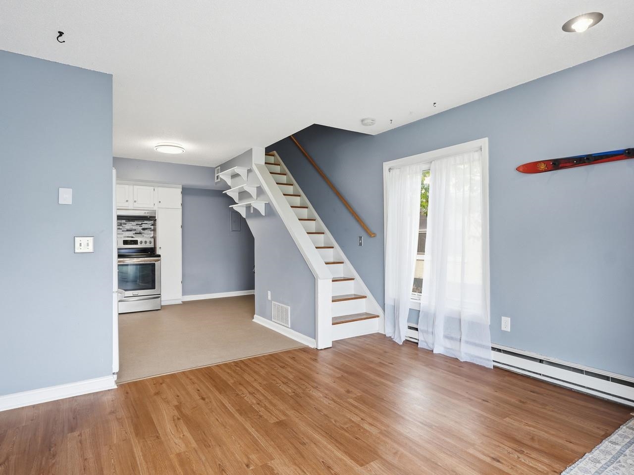 Living room & dining area