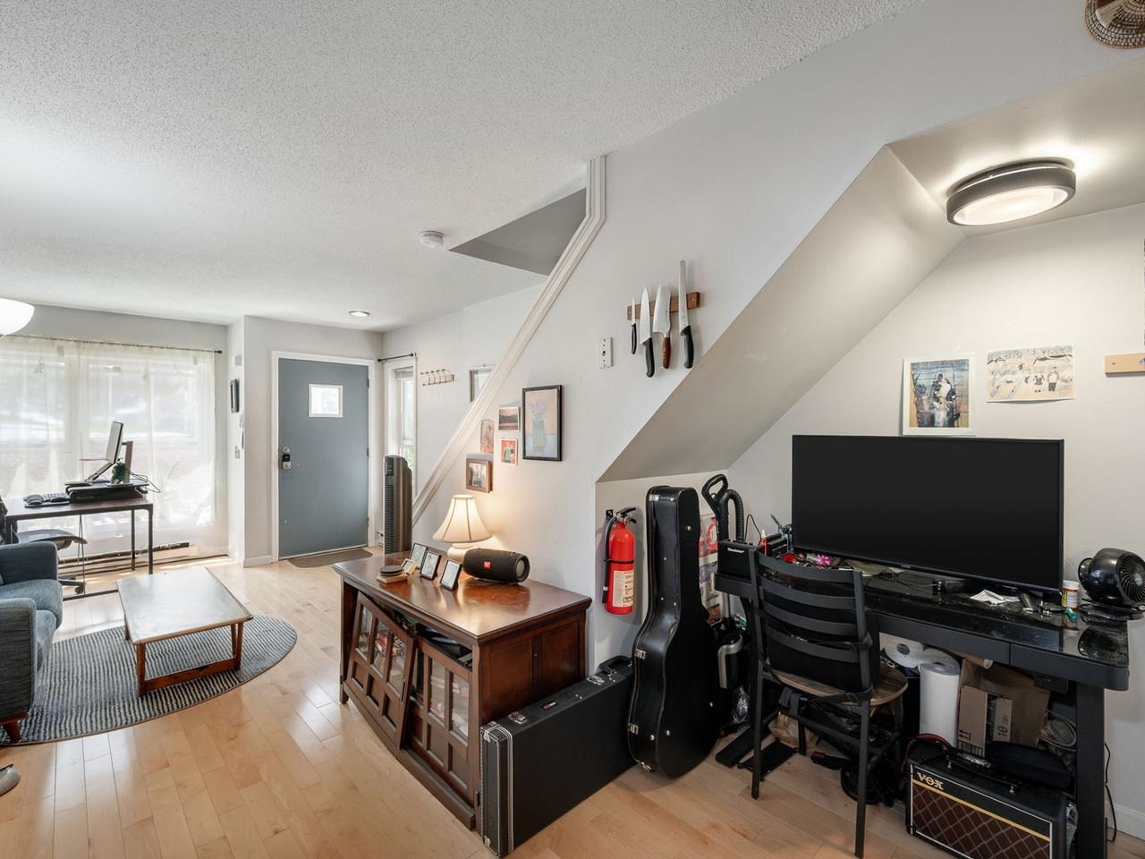 Dining Space/Desk Area