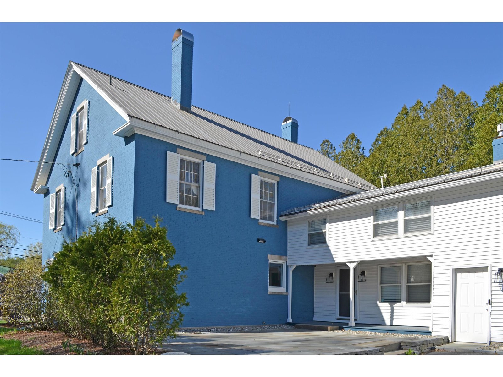 297 Railroad Street