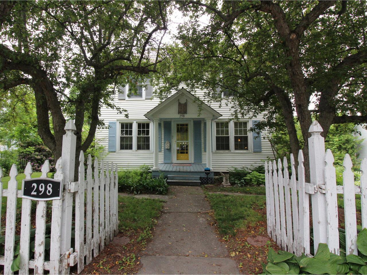 298 Malletts Bay Avenue
