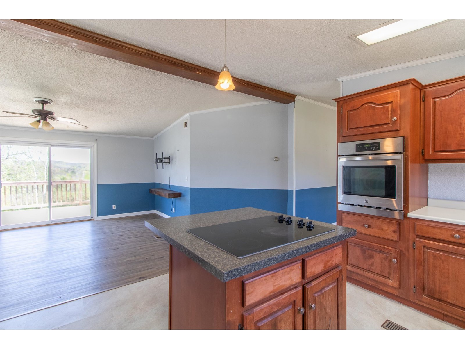 298 Memphremagog Views