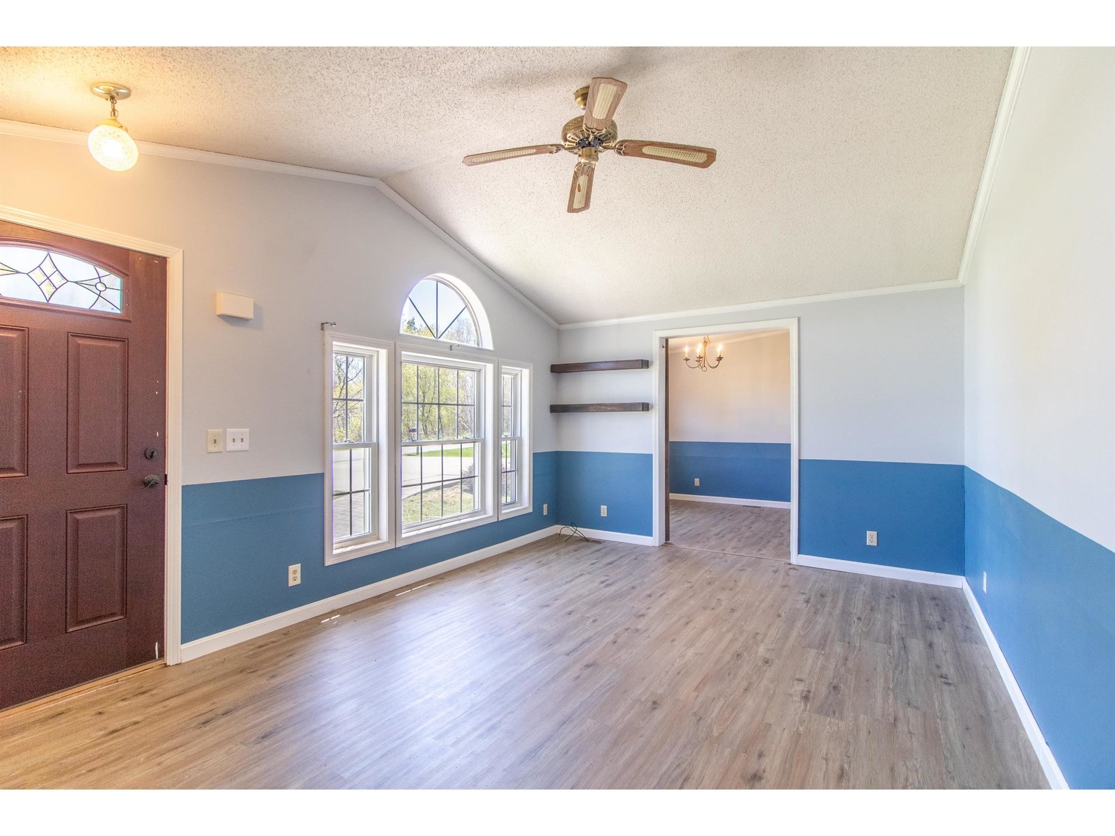 298 Memphremagog Views