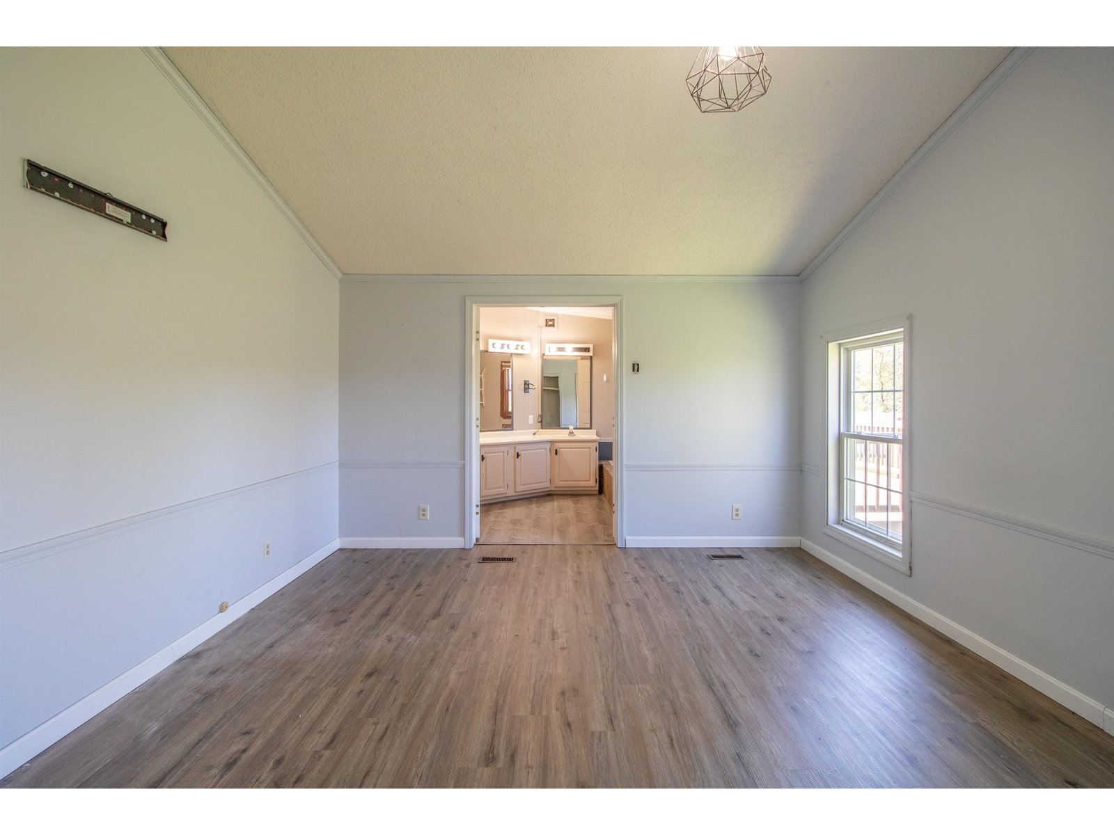 298 Memphremagog Views