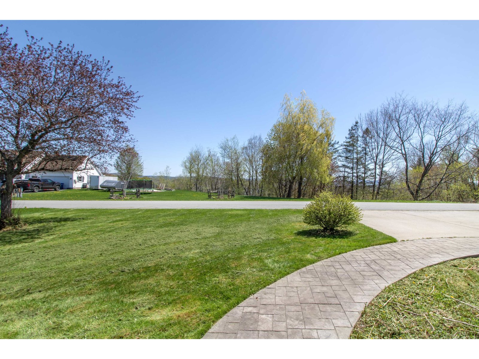 298 Memphremagog Views