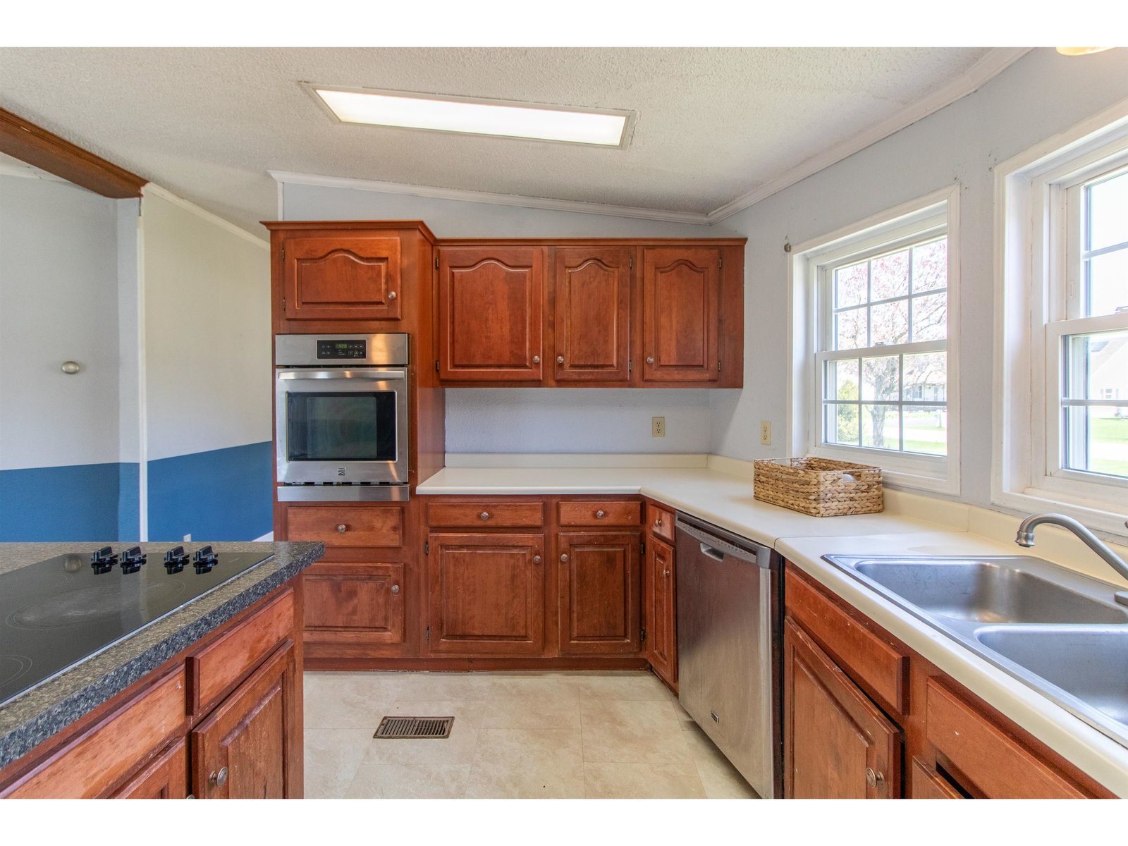 298 Memphremagog Views