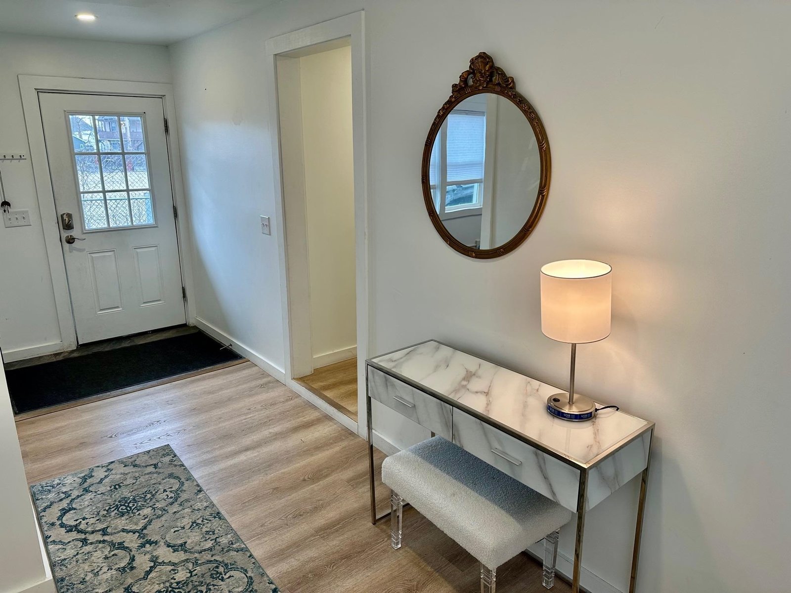1st Floor Entry
