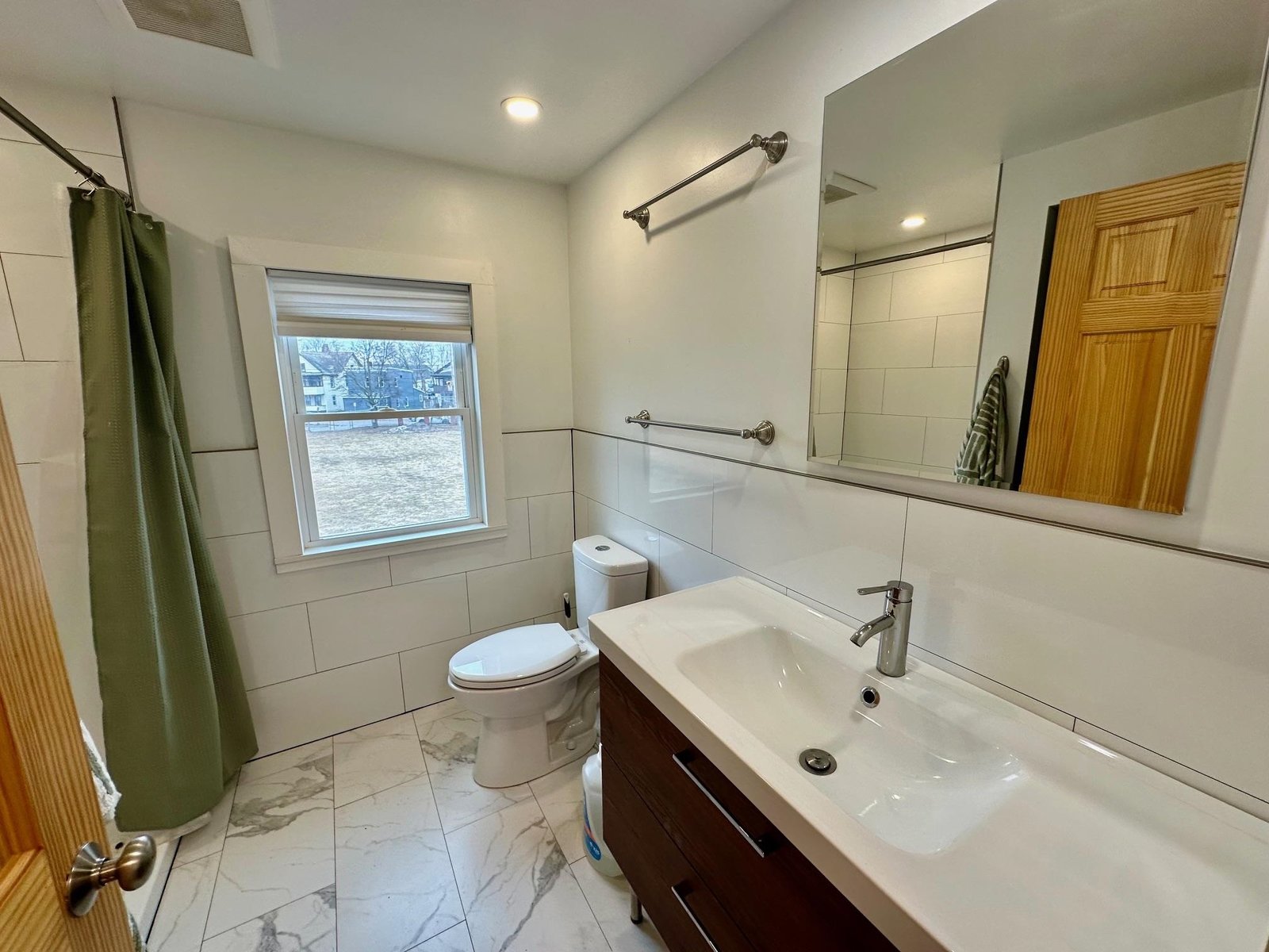 1st Floor Bathroom