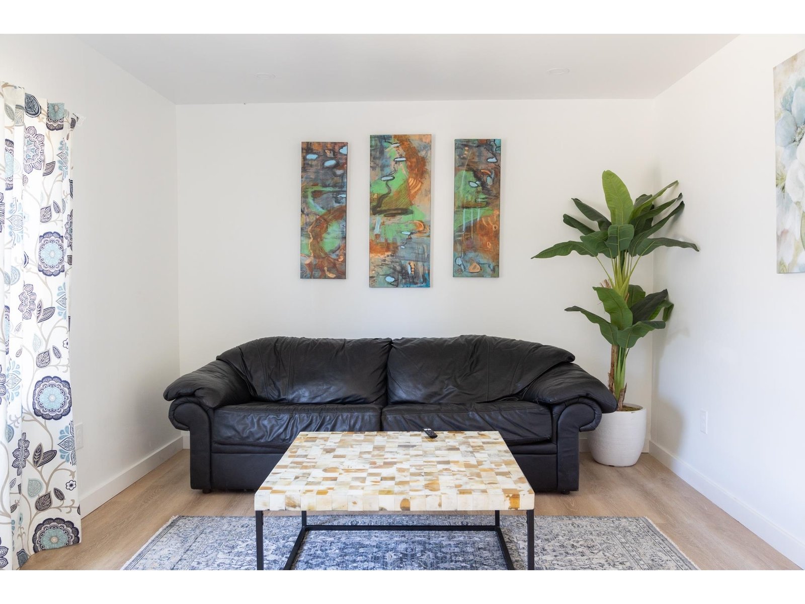 1st Floor Living room