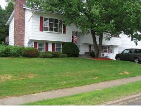 3 Briar Ln