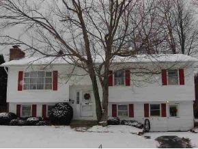 3 BRIAR Ln