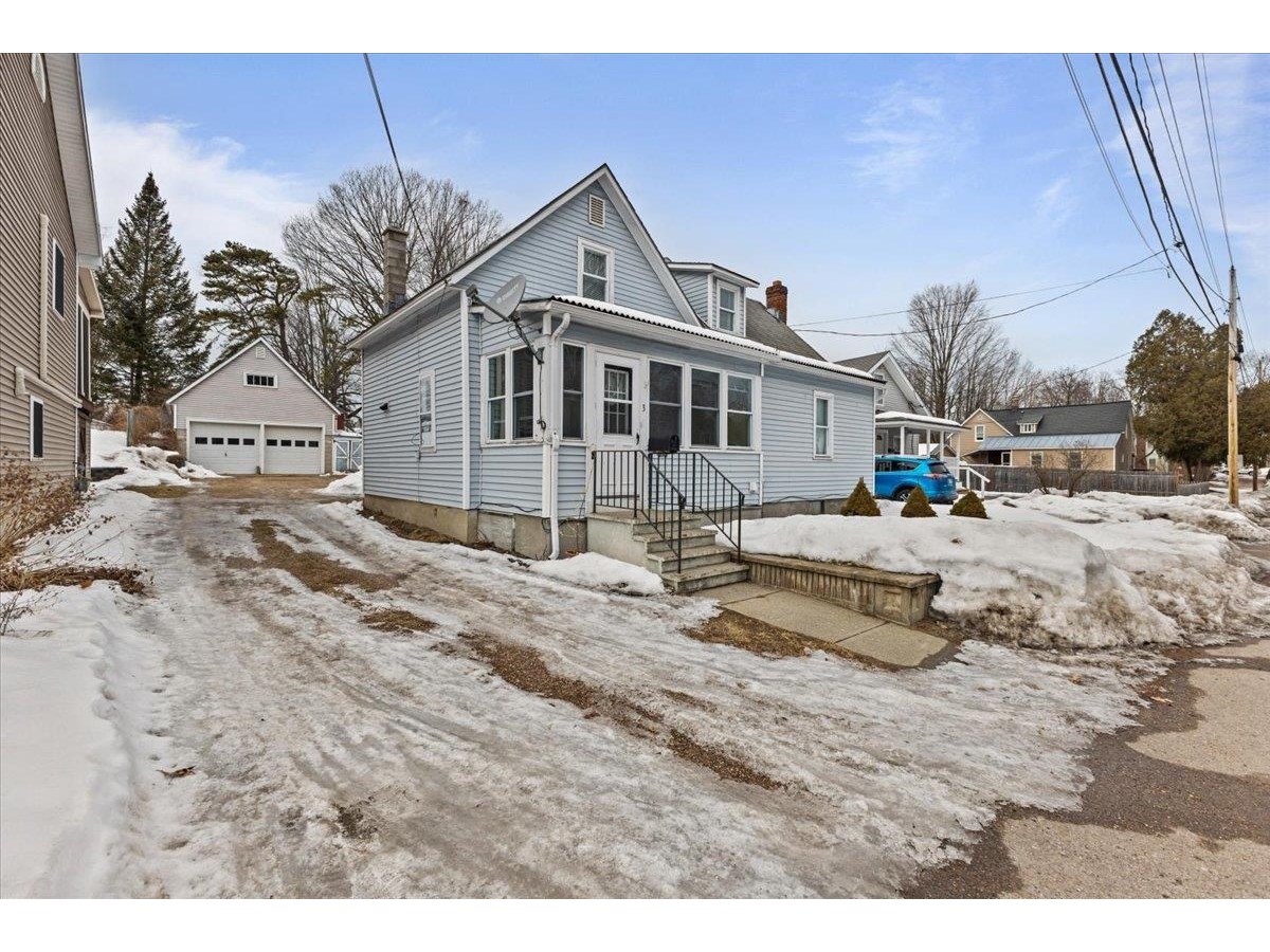 3 Camp Street