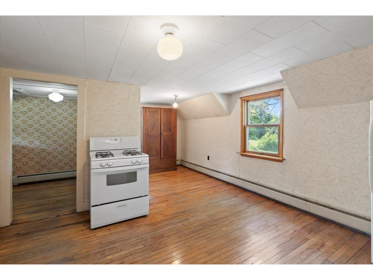 3 Hillside Avenue