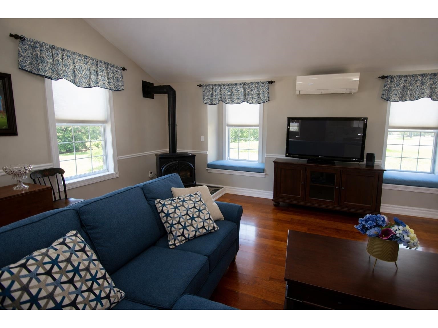 3 Hutchins Circle