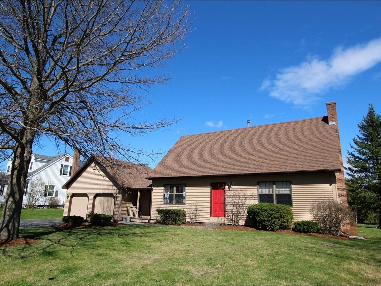 3 Knoll Circle
