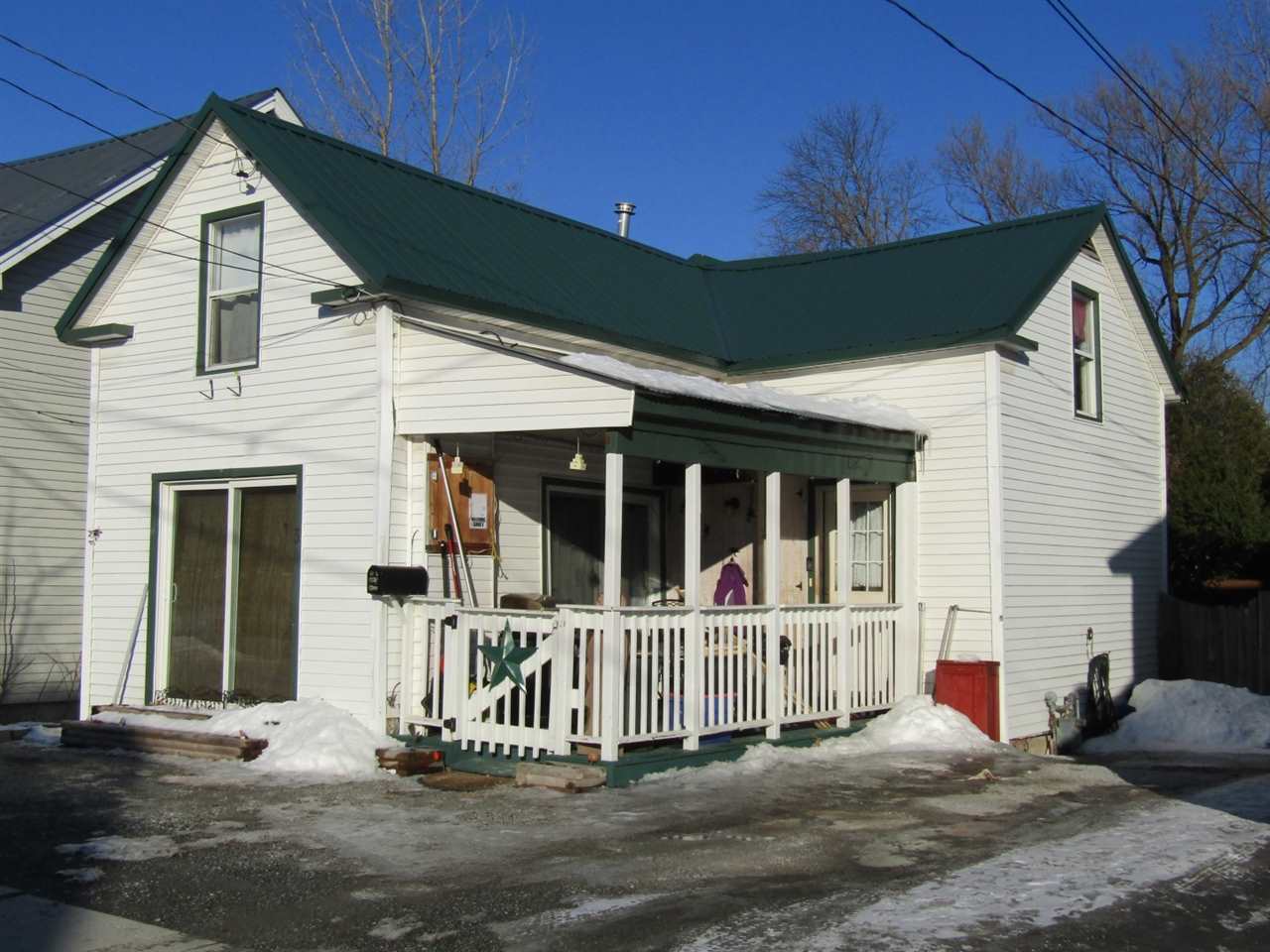 3 Oak Street