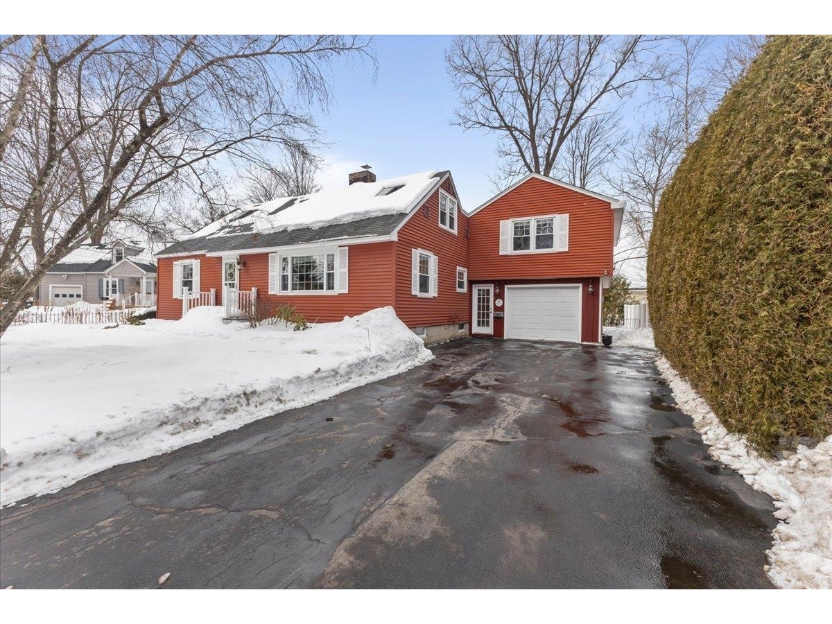3 Oneida Avenue