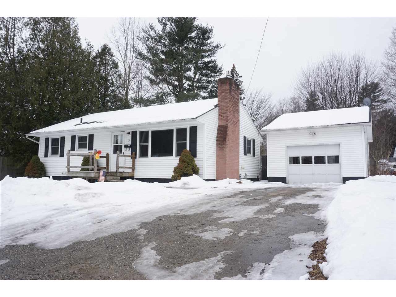 3 Woodcrest Drive