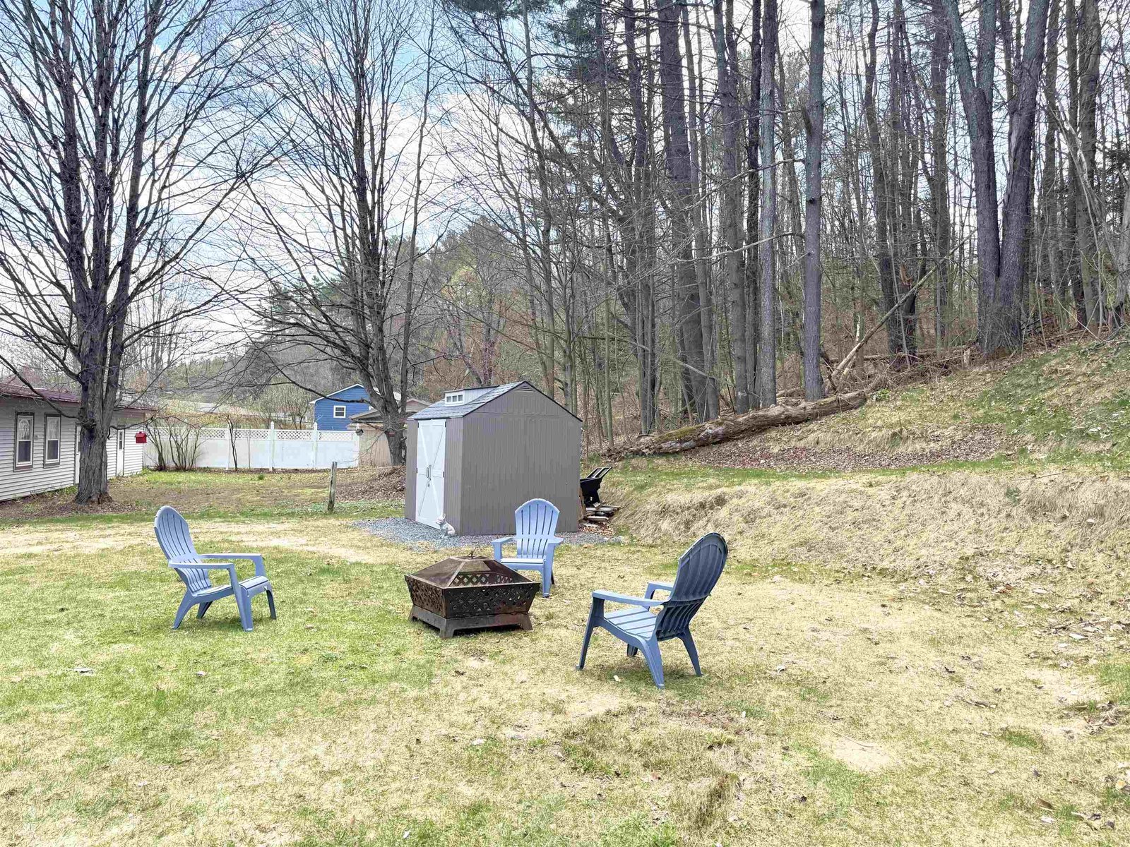 3 Woodland Drive