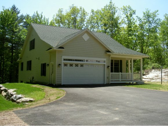 3 Woodstock Ln