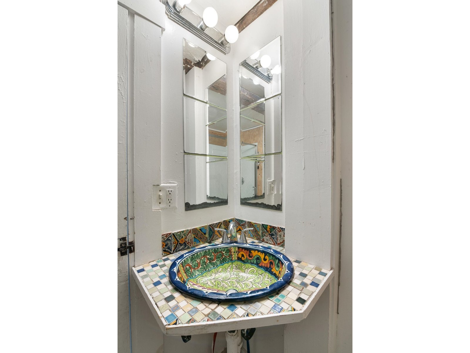 First floor full bath.