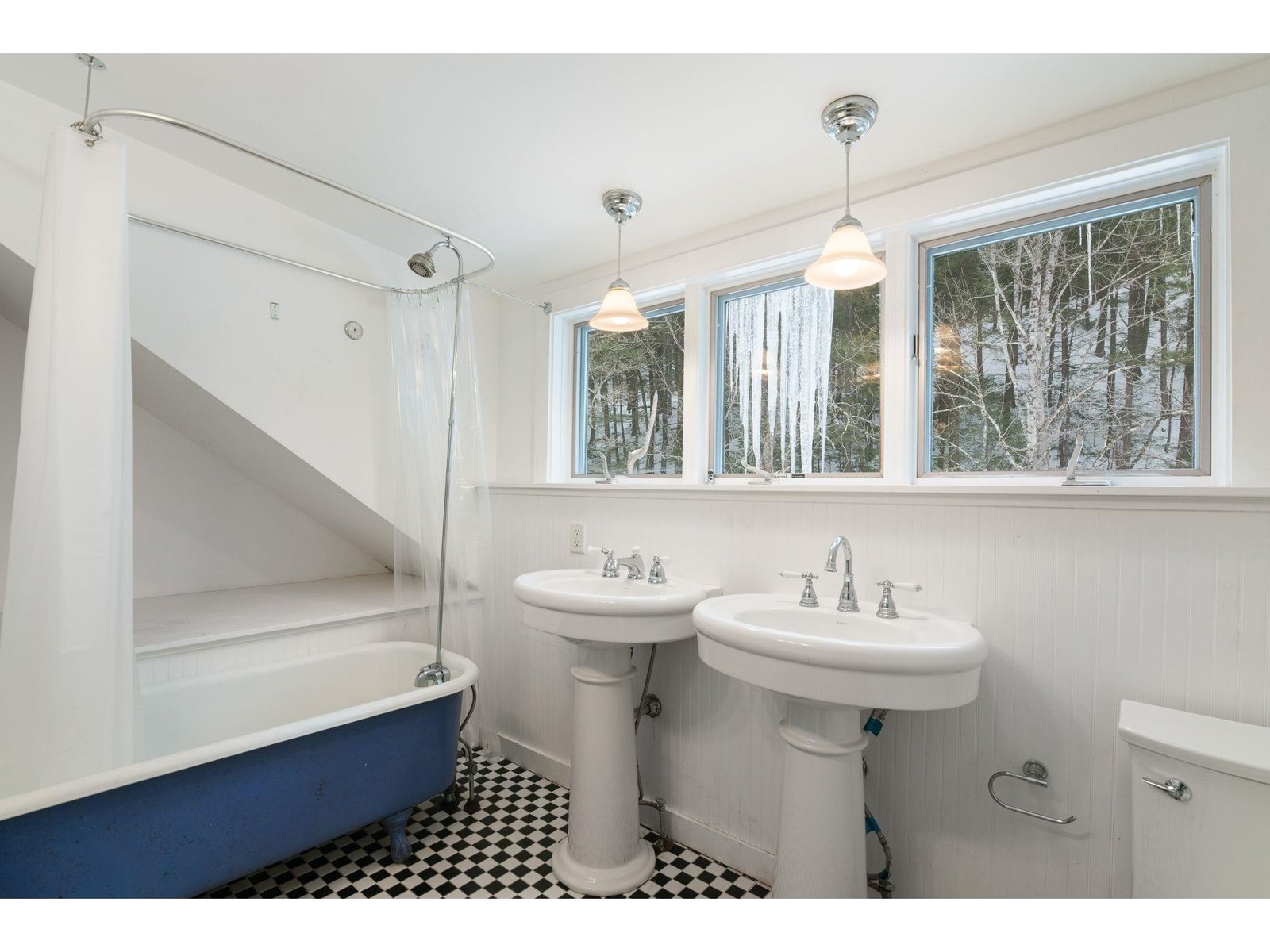 Second floor full bath.