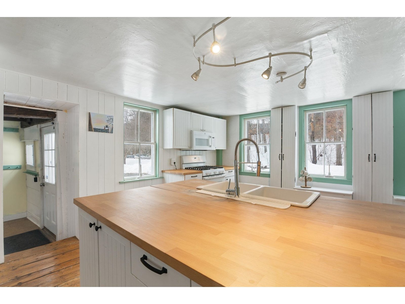 Abundant kitchen work space
