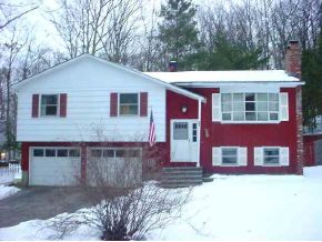 30 Greenbriar Dr