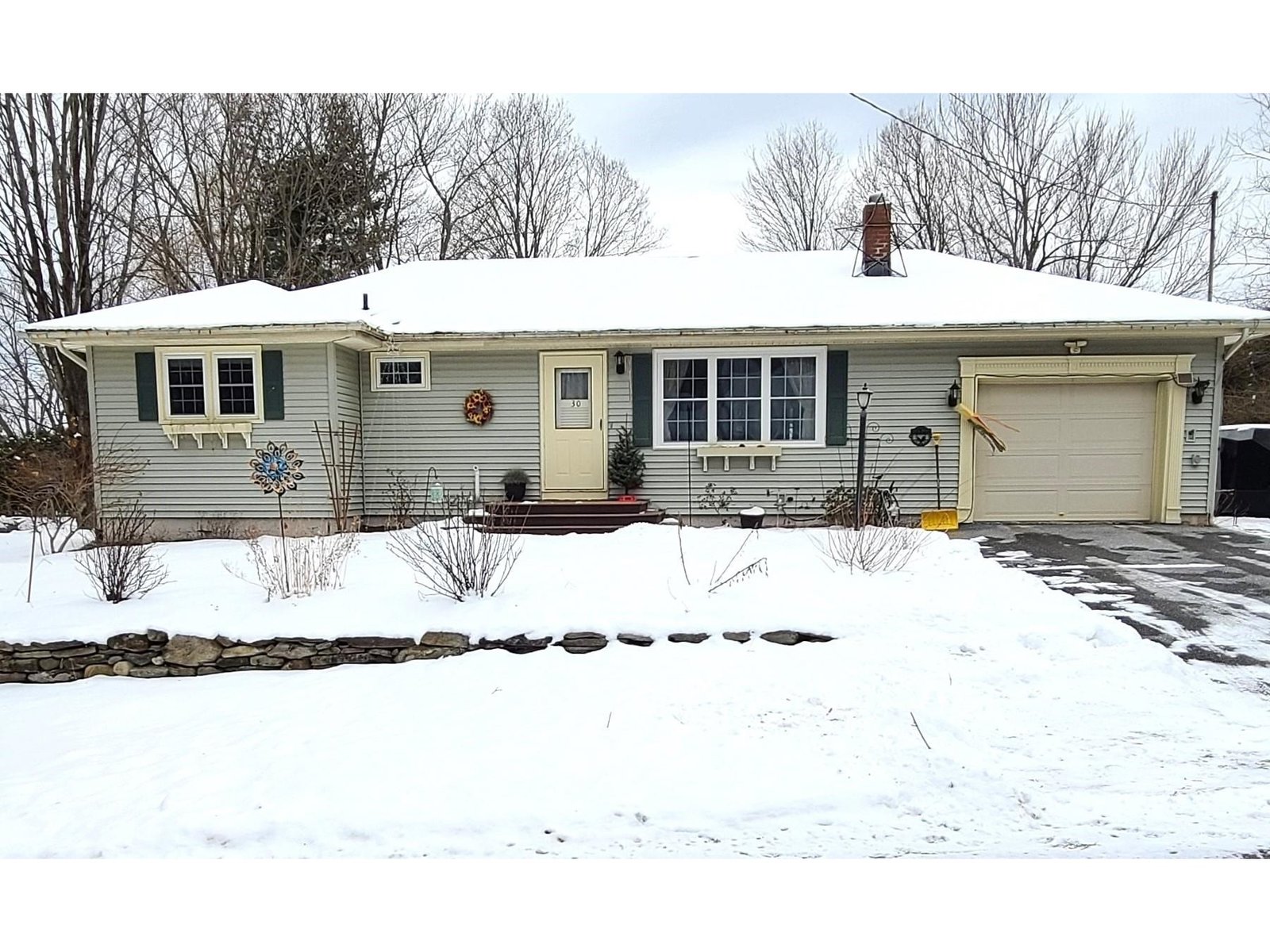 30 Lafayette Drive
