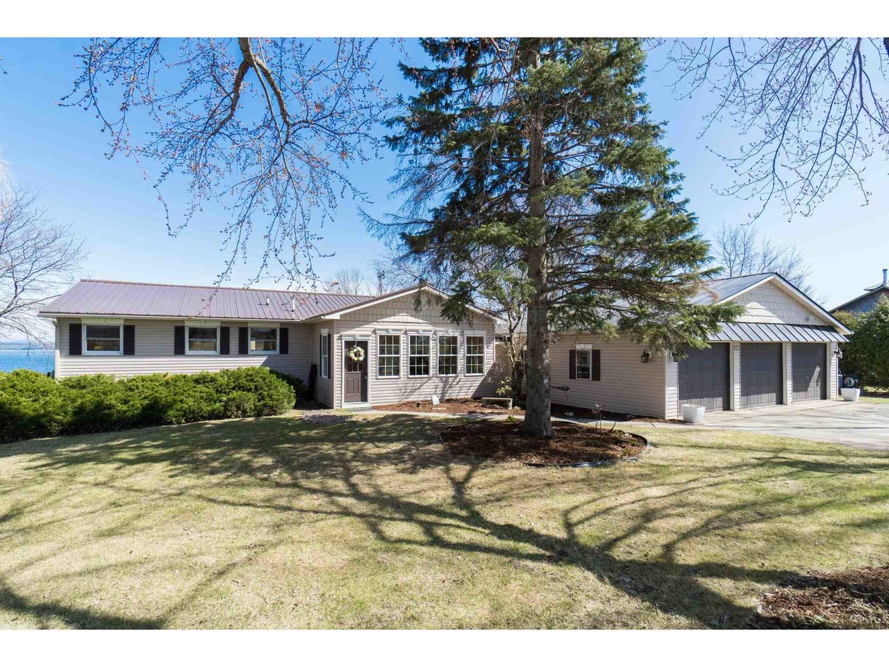 30 Longmeadow East