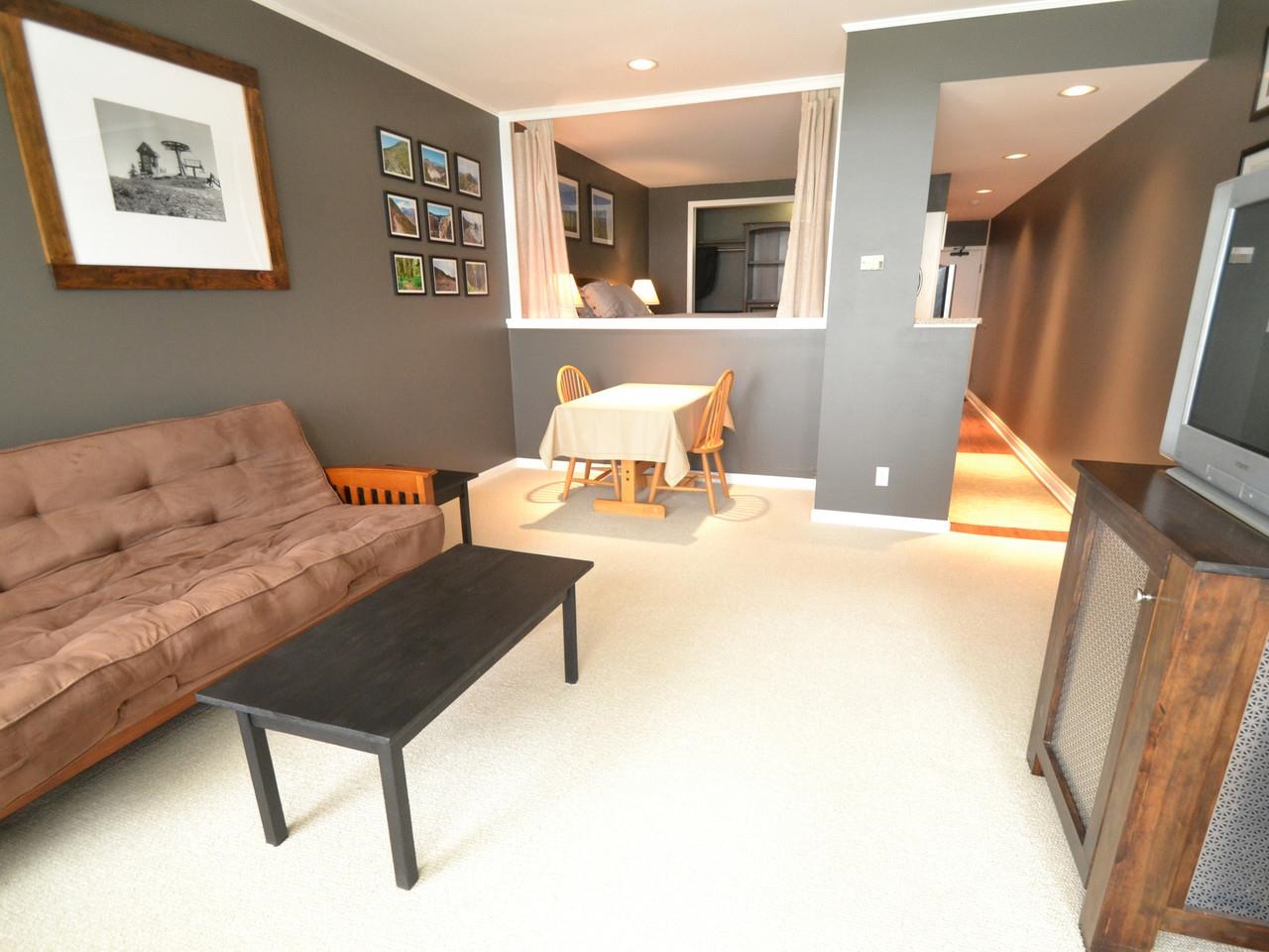 Living Room/Hallway