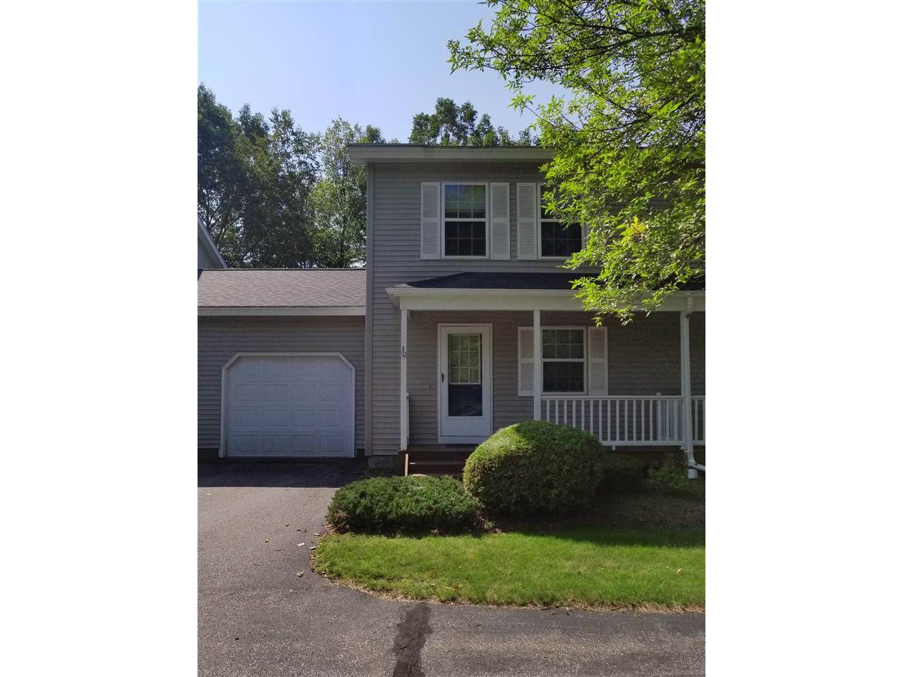 30 Pointe Drive
