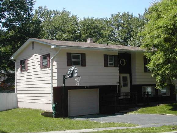 30 Rosewood Ln