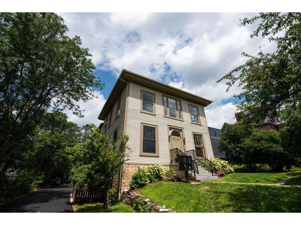 300 Main Street, Unit 2