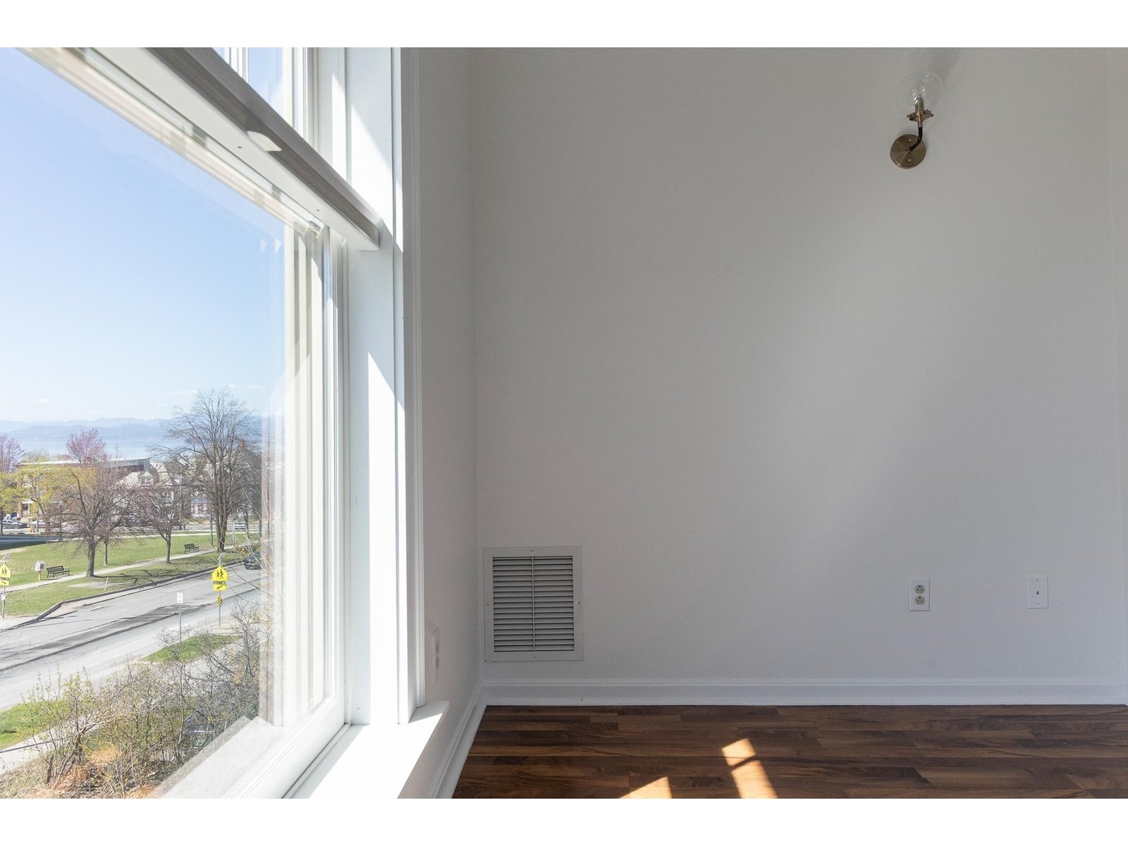 300 Main Street, Unit 5