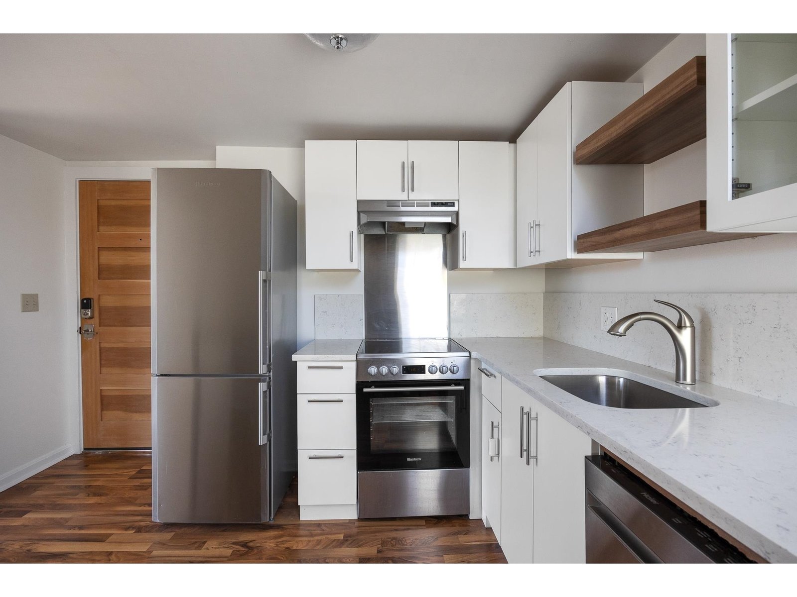 300 Main Street, Unit 5