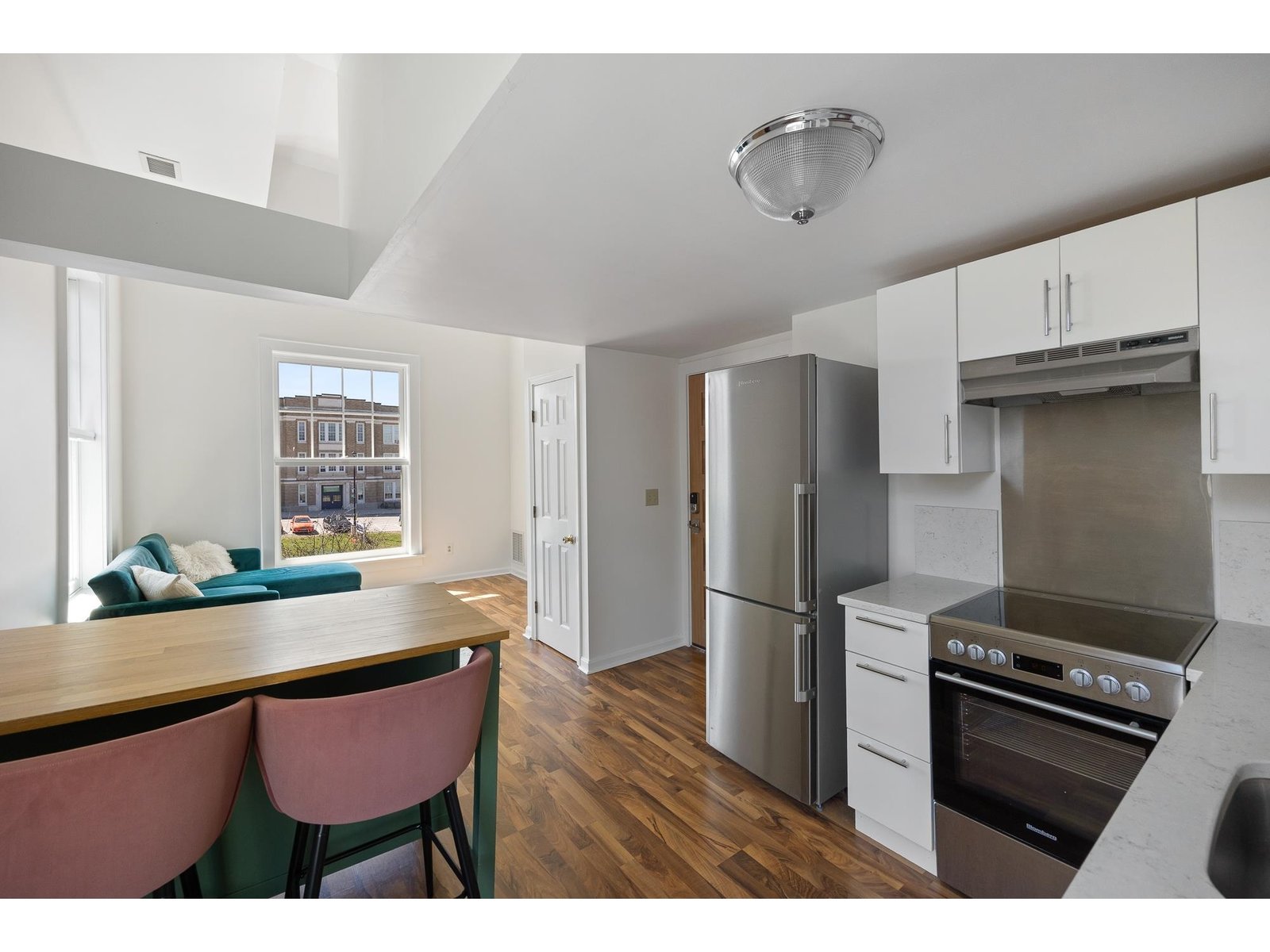 300 Main Street, Unit 5