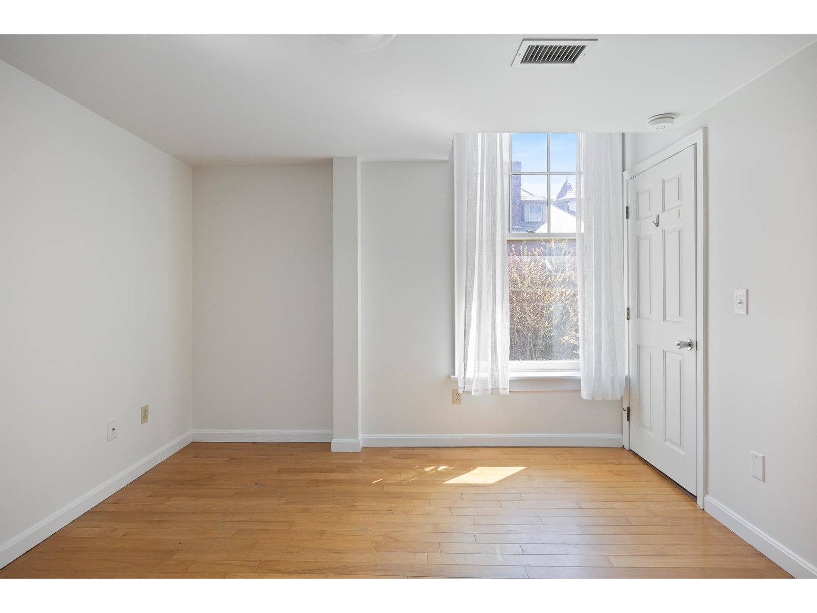 300 Main Street, Unit 5