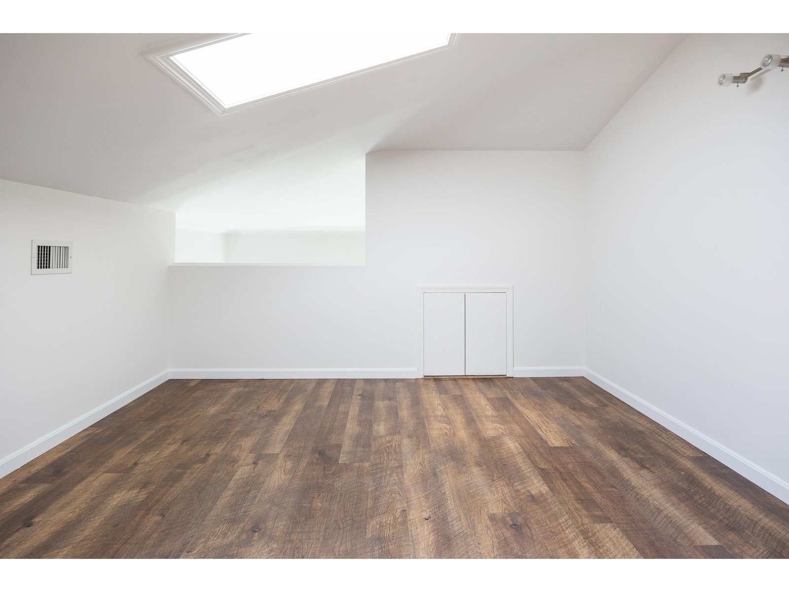 300 Main Street, Unit 5