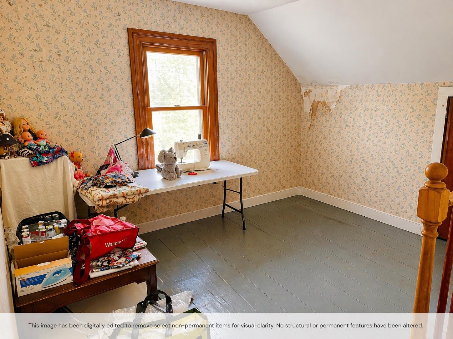 Den (current sewing room)