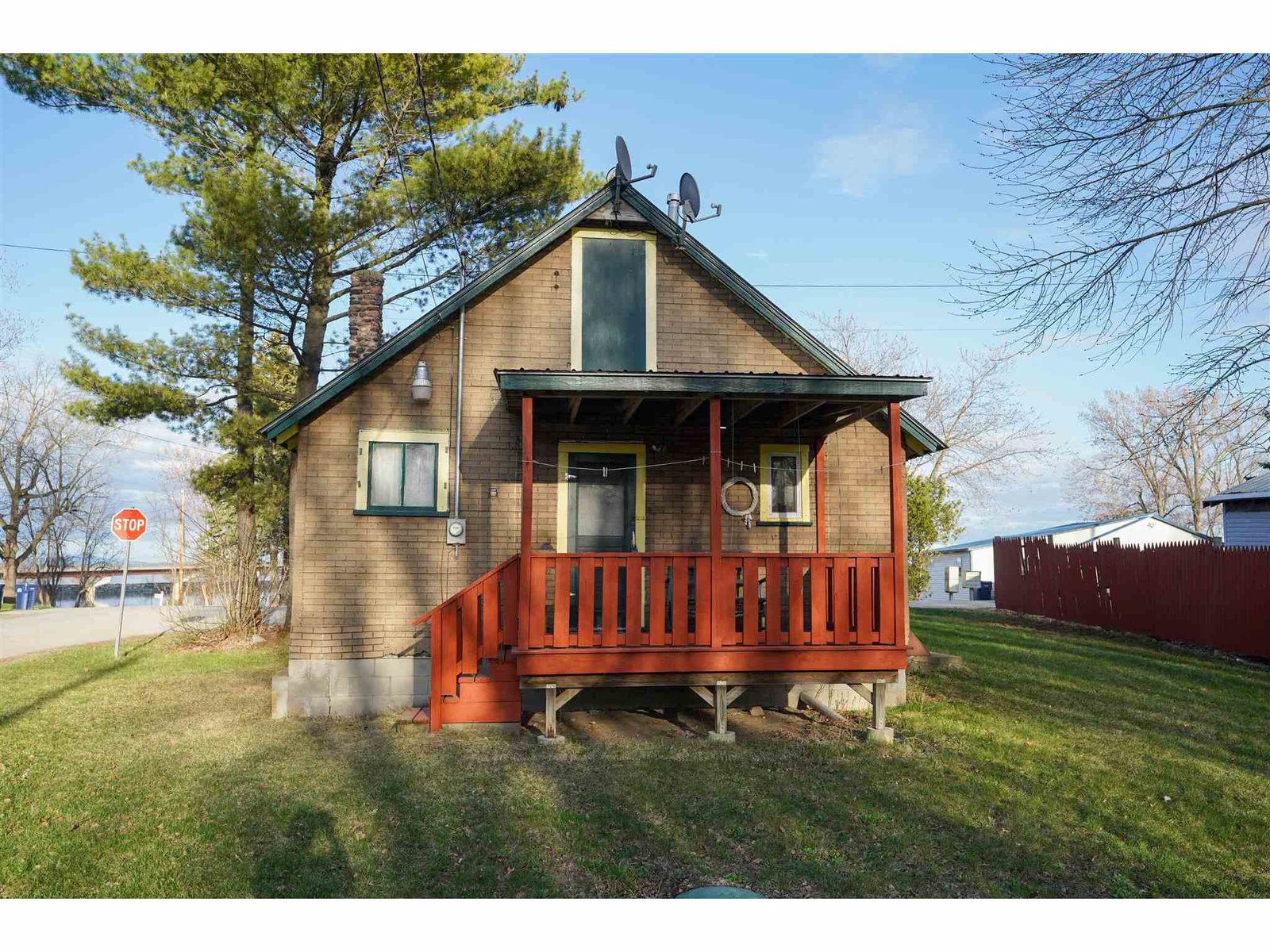 303 East Alburg Road