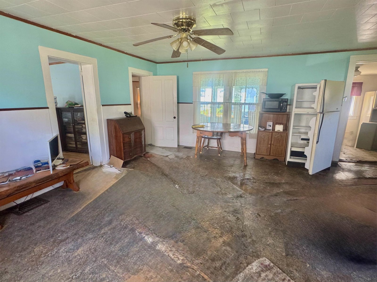 303 Pleasant Street