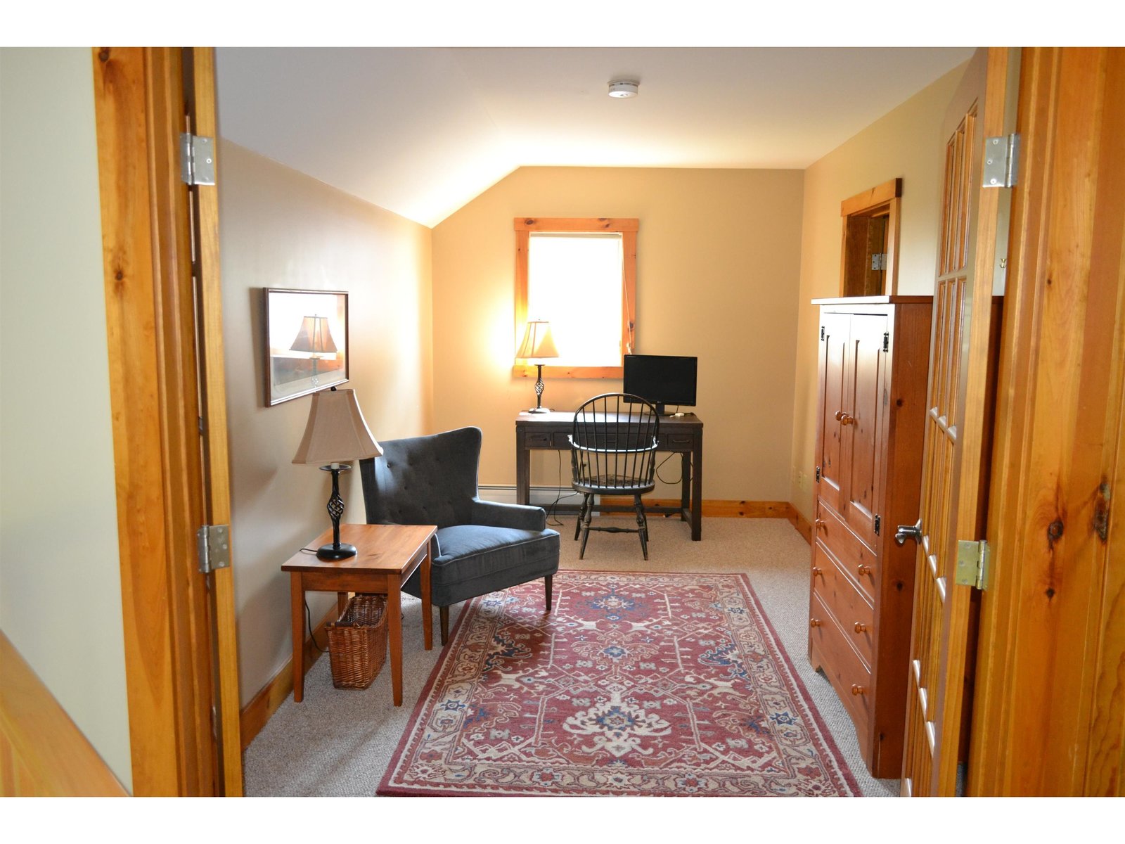 seating area in 2nd floor Bedroom