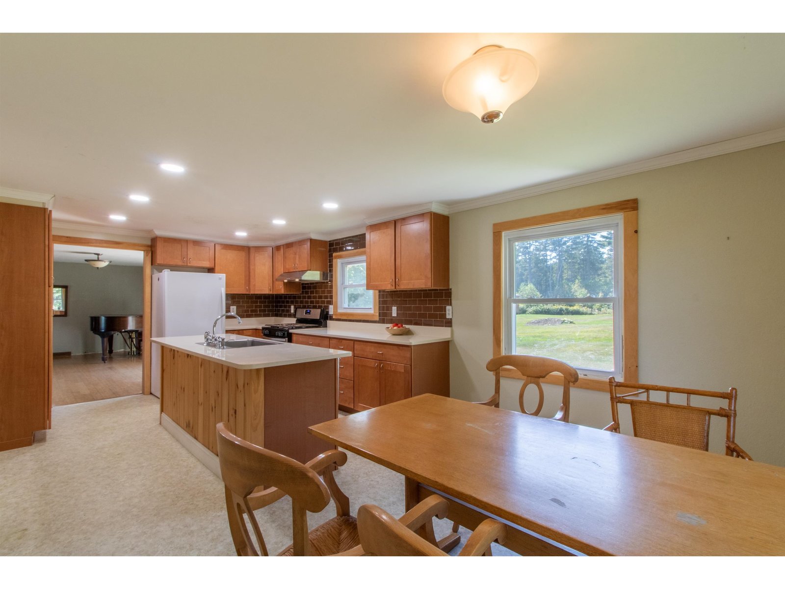 3041 Cross Road