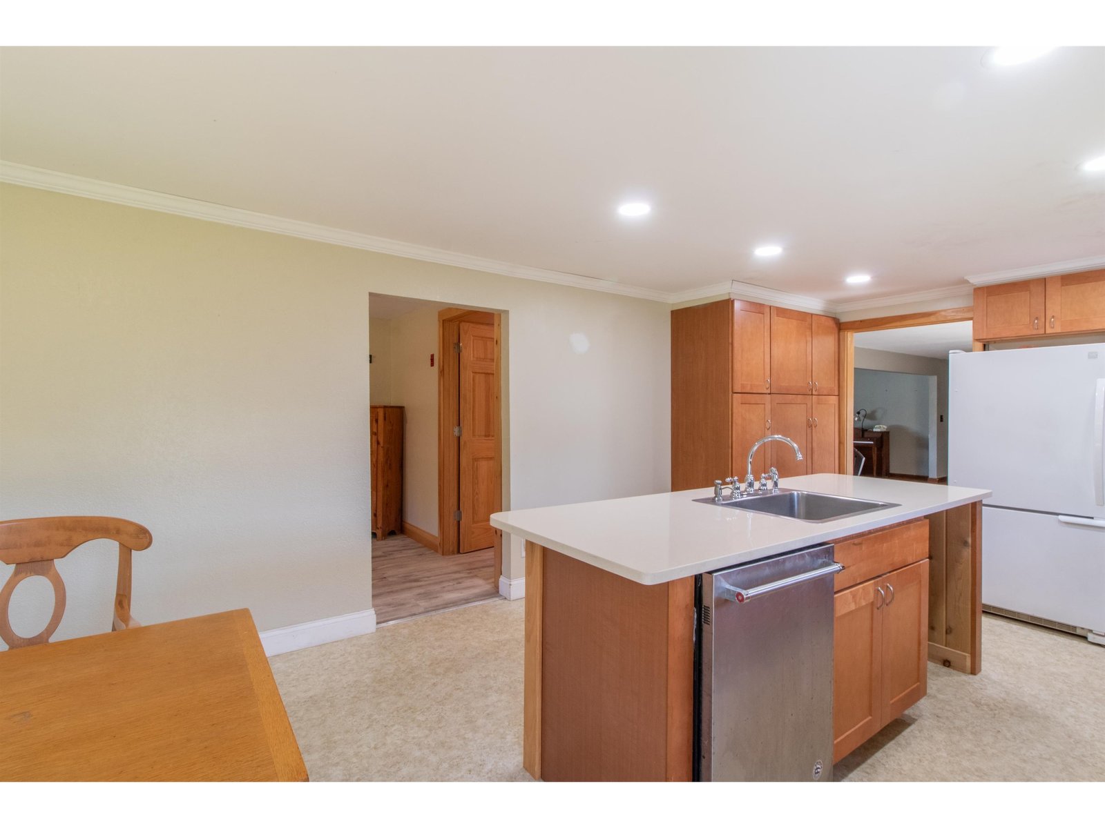 3041 Cross Road