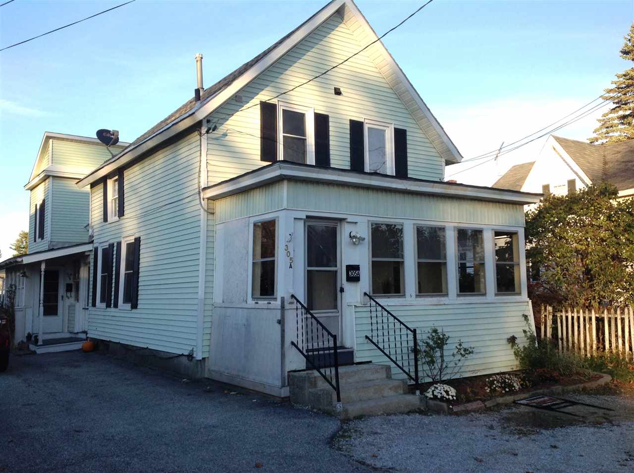 305 Lake Street